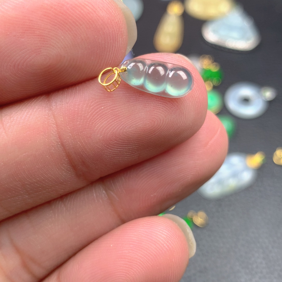 【闪购商品】颈饰18K金镶嵌翡翠翡翠