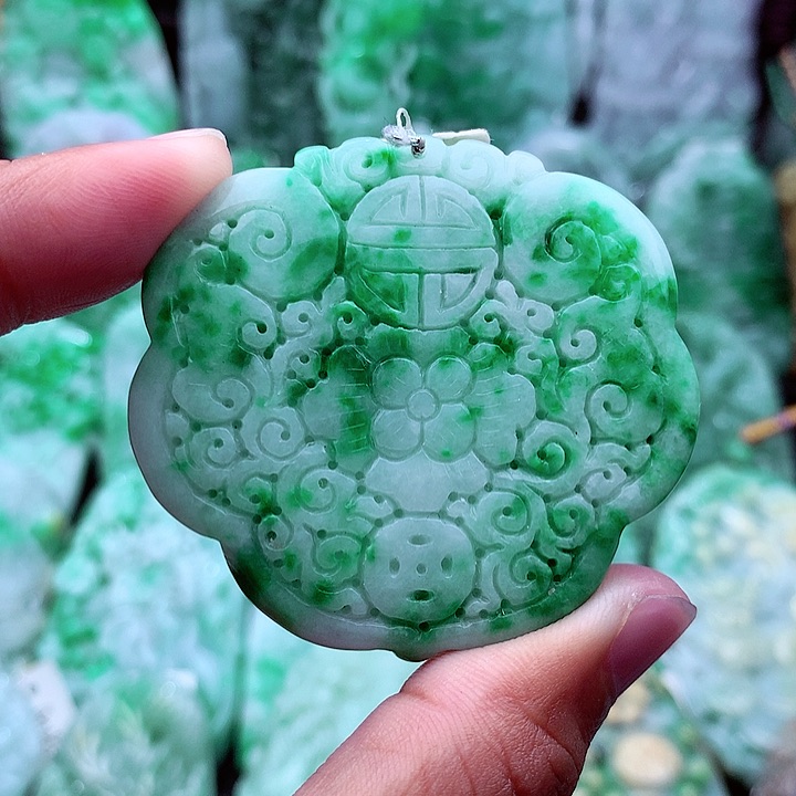 翡翠吊坠(不含链)未镶嵌