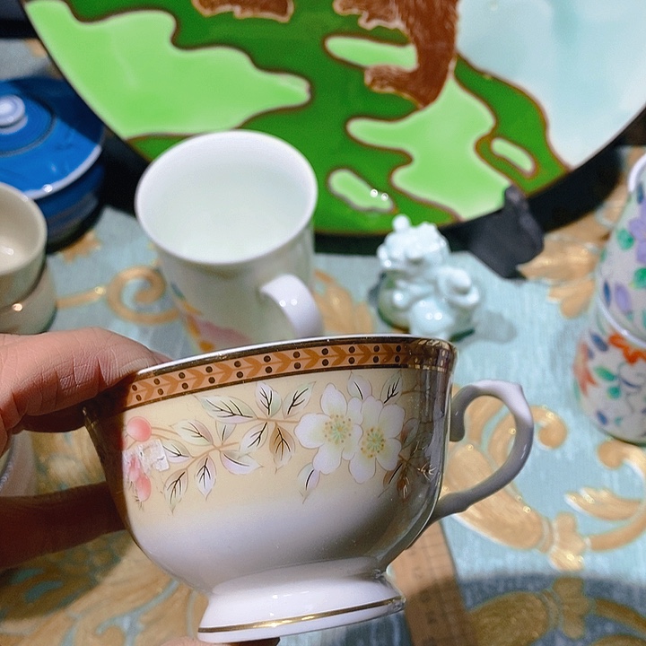 瓷片新年快乐万事如意