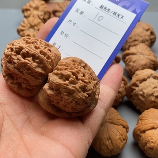 文玩核桃把件白狮子头