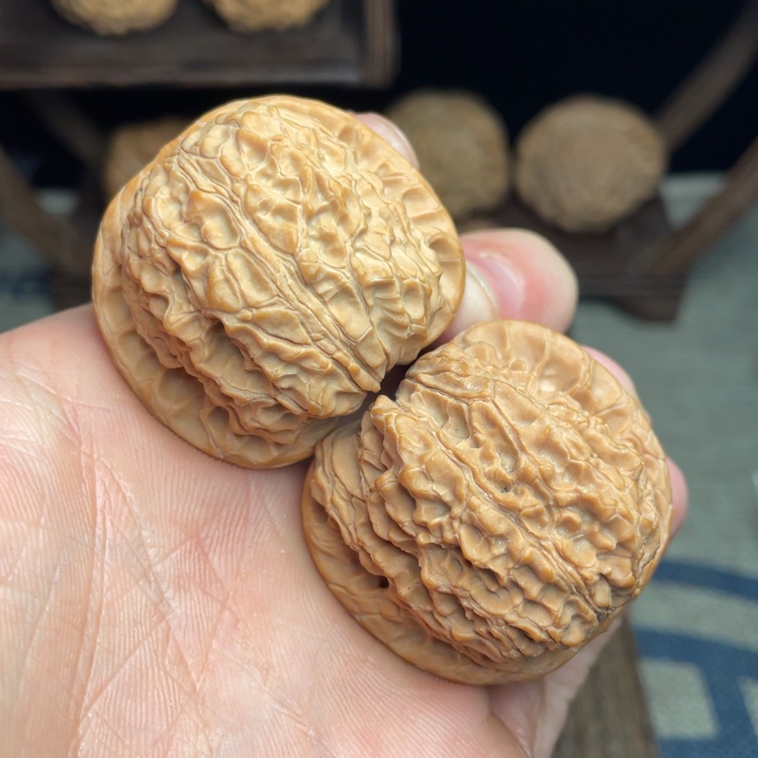 文玩核桃把件40毕业高货血麒麟