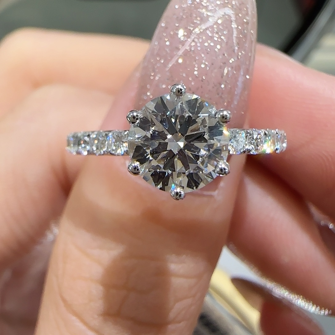 实验室培育钻石18K金镶嵌白月光六爪1卡