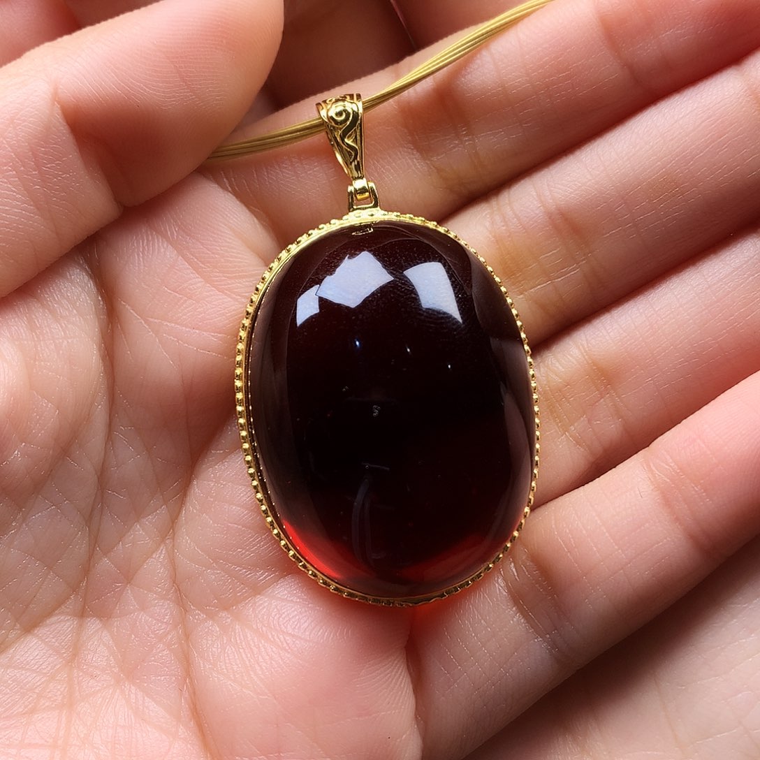 血珀颈饰银S925镶嵌心**花吊坠