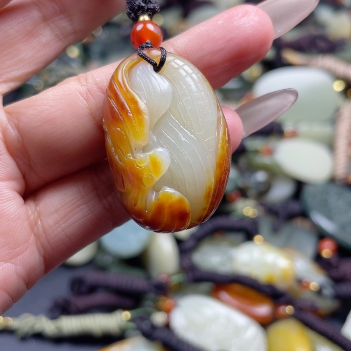 和田玉颈饰未镶嵌