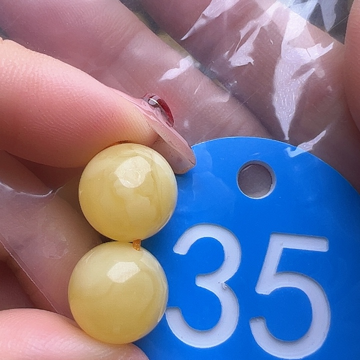 未镶嵌蜜蜡裸石11.5mm鸡油黄圆珠