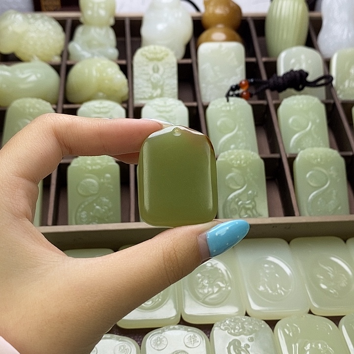 昆仑石平安无事牌