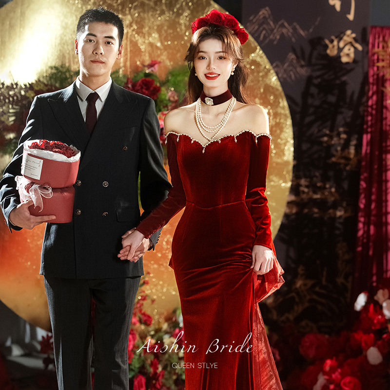 艾诗霓《香榭》敬酒服新娘2024新款秋冬结婚答谢宴酒红丝绒礼服裙