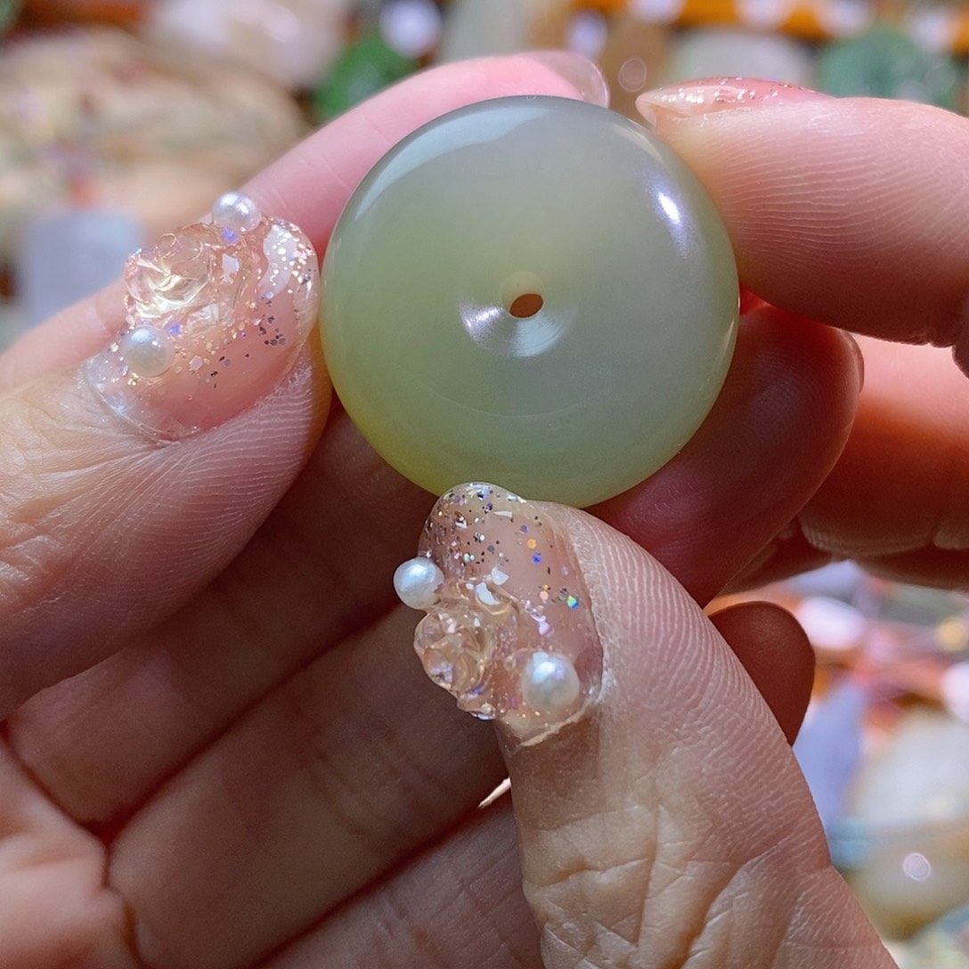 和田玉颈饰未镶嵌万****）