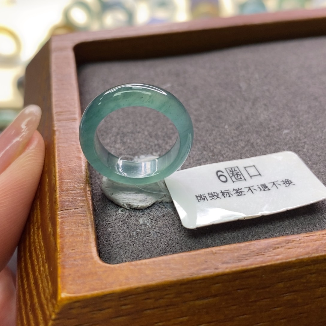翡翠戒指未镶嵌戒指
