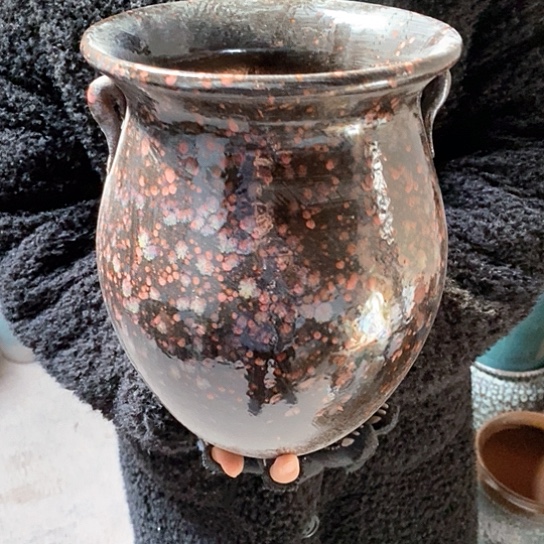 紫砂花盆口21高27，双耳黑点