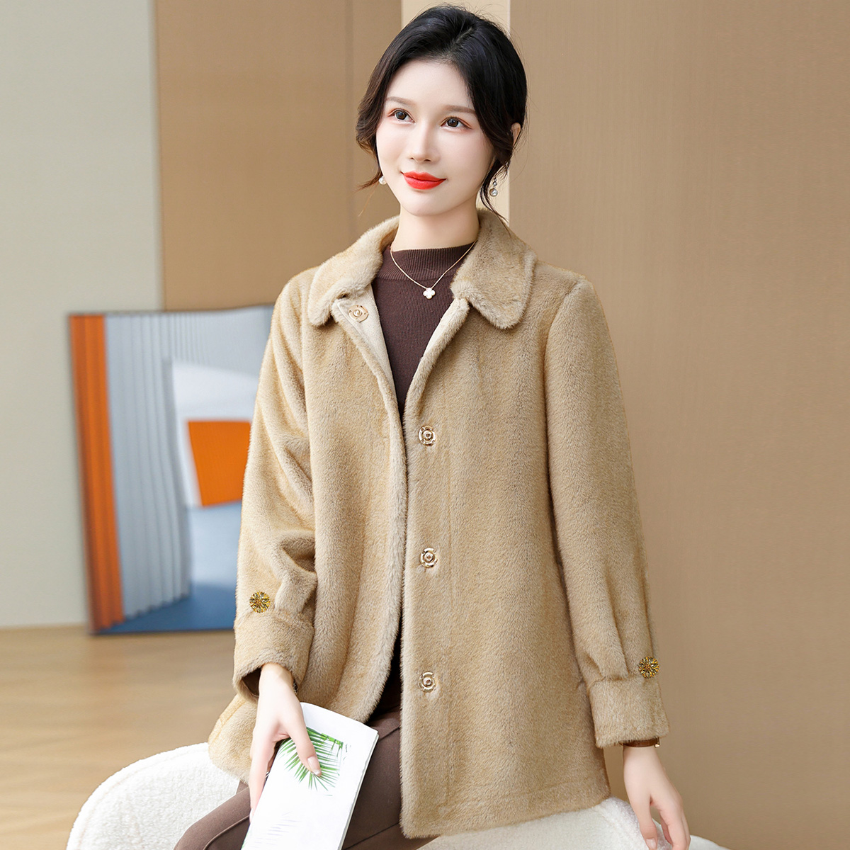 中老年时尚冬季女装气质妈妈装新中式仿水貂绒翻领外套中长款