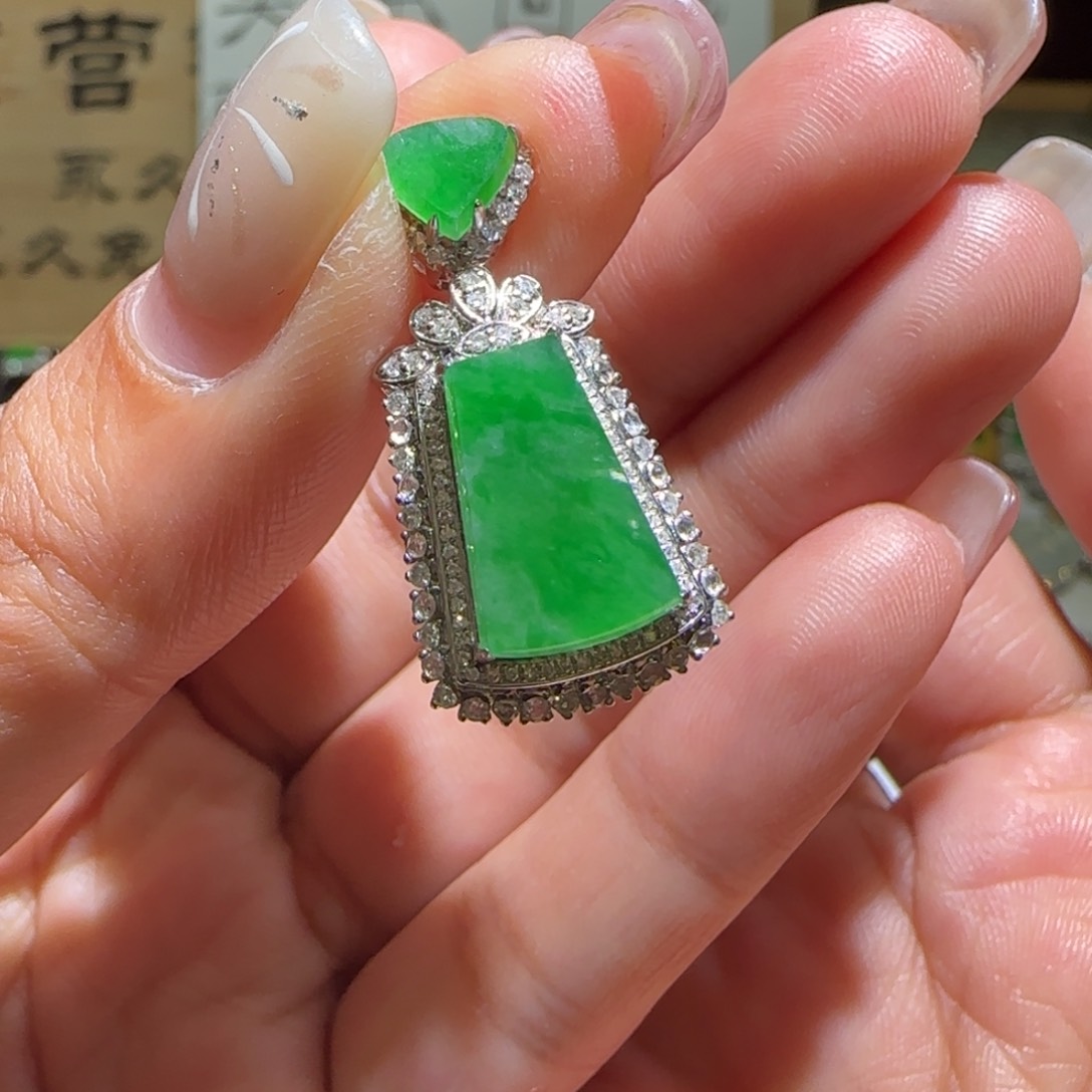 【闪购商品】翡翠颈饰18K金镶嵌缅甸