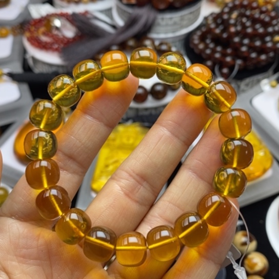 未镶嵌琥珀珠宝奇石