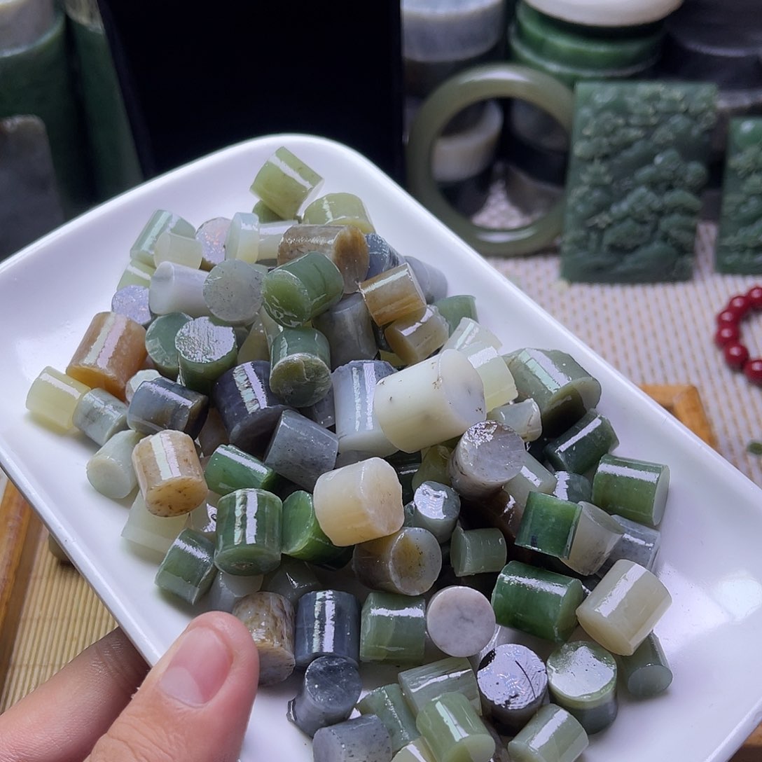 未镶嵌和田玉车挂