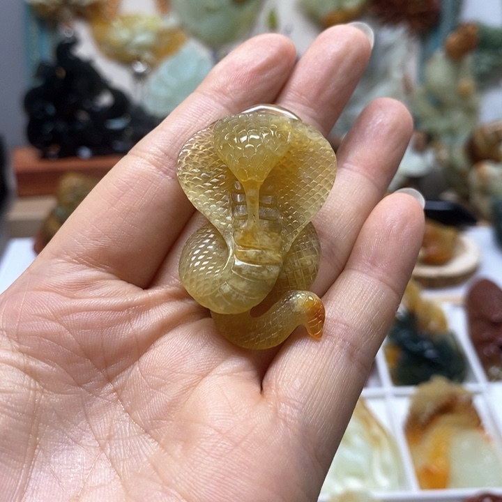 未镶嵌蛇纹石玉颈饰