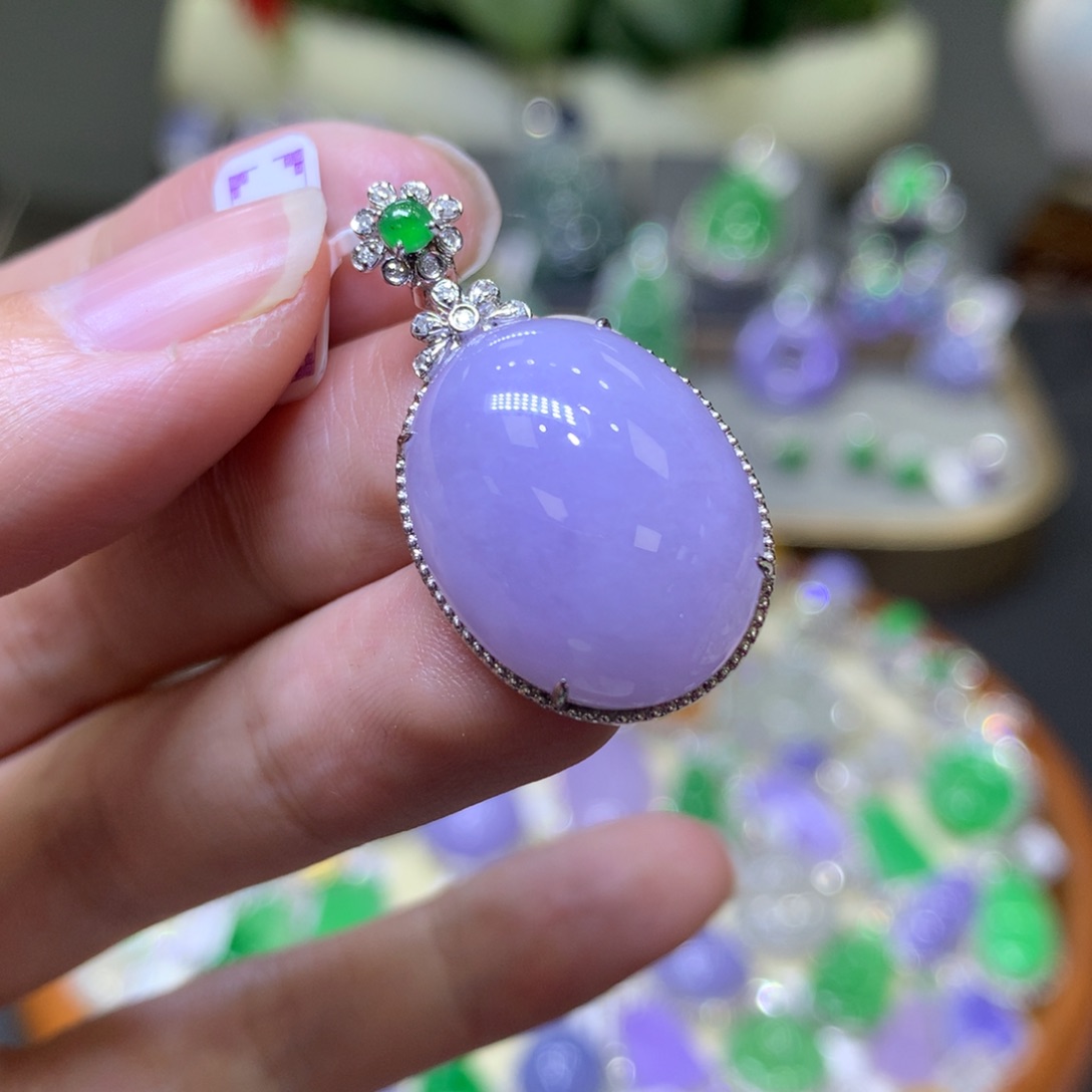 【闪购商品】翡翠颈饰18K金镶嵌翡翠吊坠项链