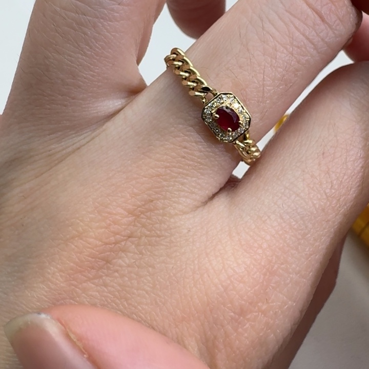 红宝石戒指18K金镶嵌
