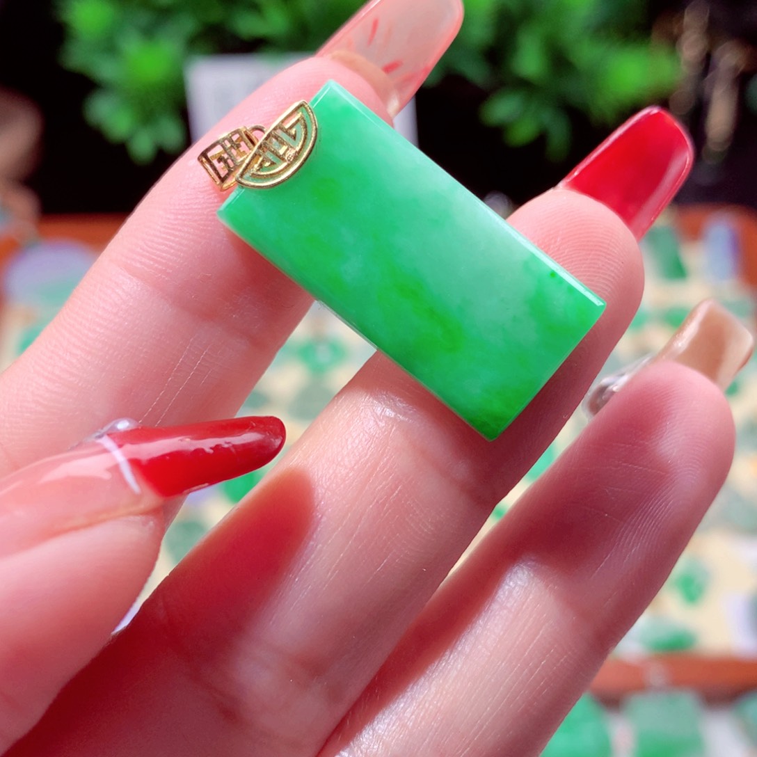 翡翠吊坠(不含链)18K金镶嵌