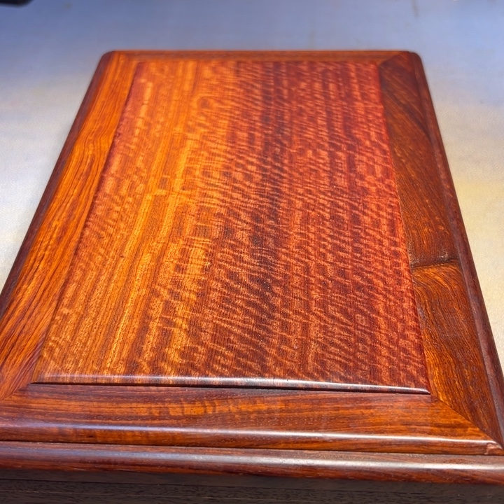 稻***人机关盒。           