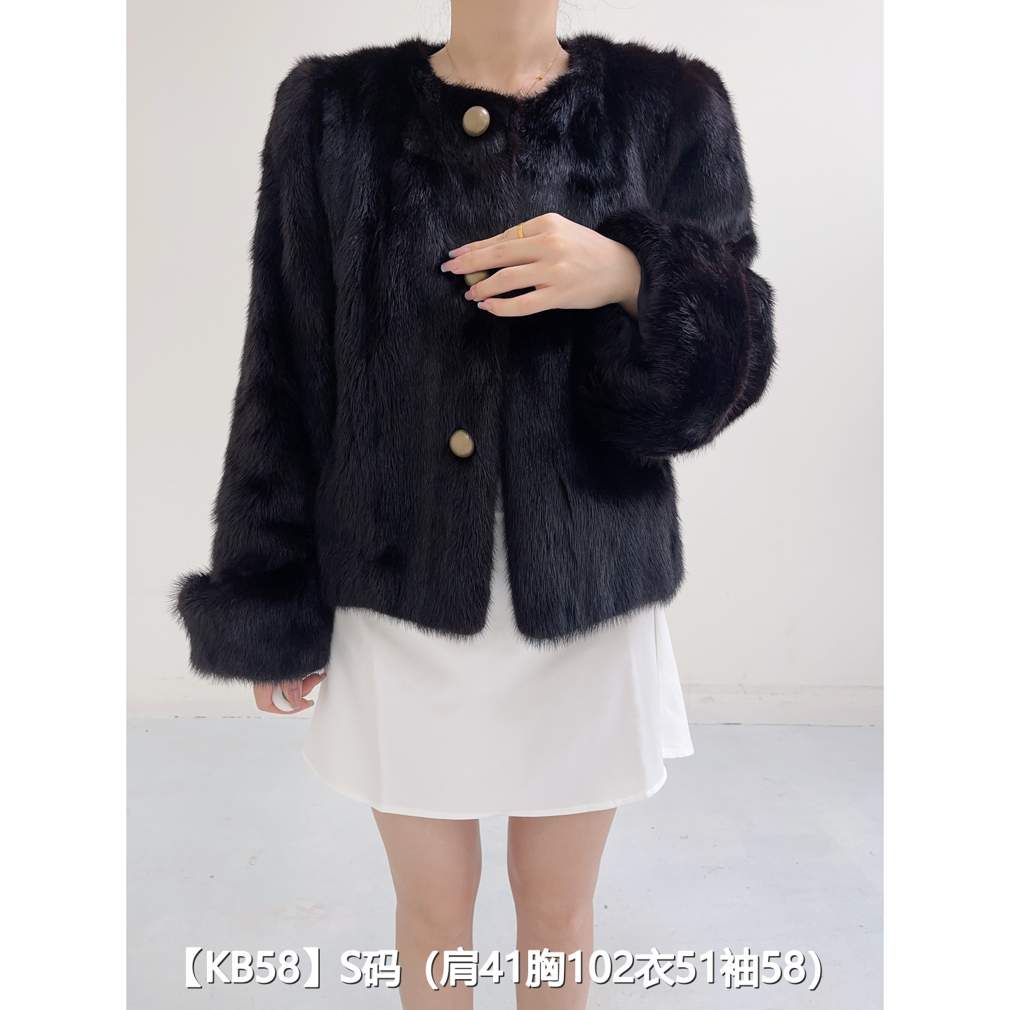 【KB58】S 红黑色超短款整皮貂皮水貂外套女 圆领挽袖 26058