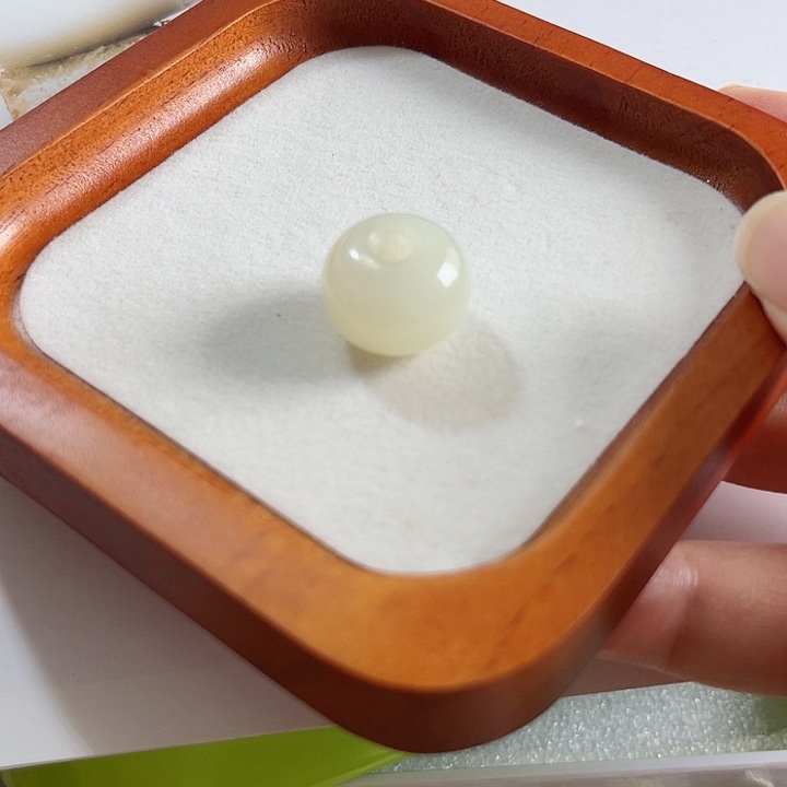 星****和田玉未镶嵌颈饰