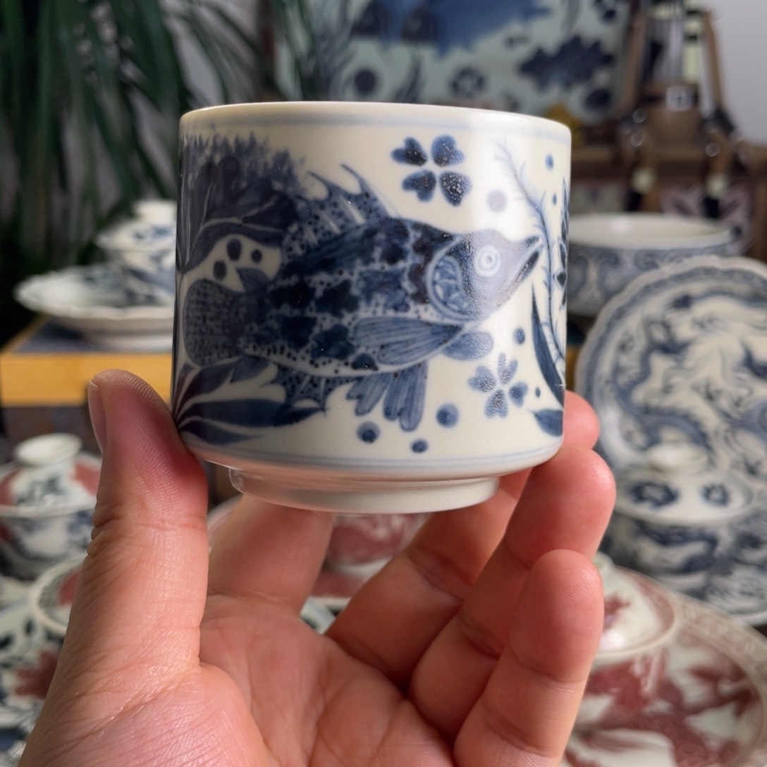 元青花鱼藻纹杯子微瑕