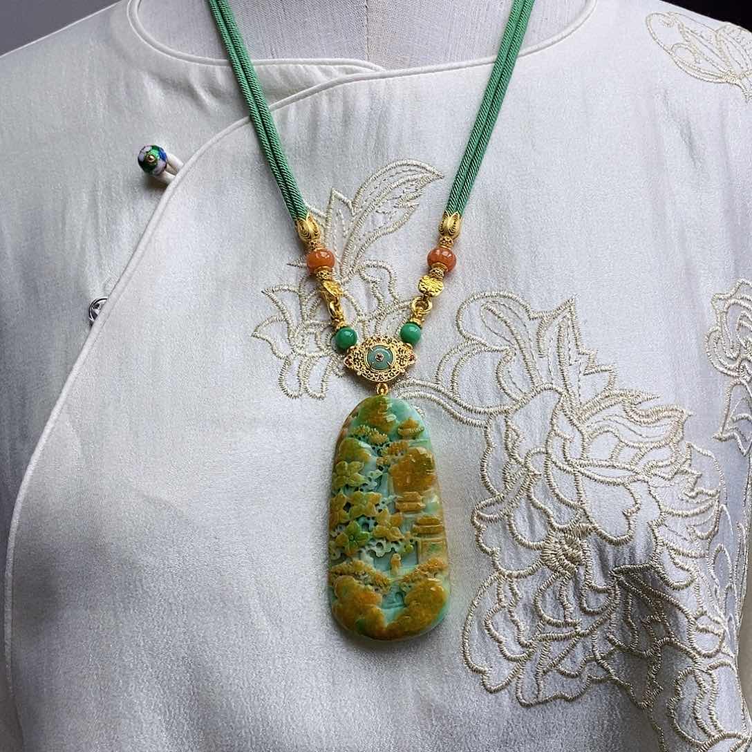 翡翠颈饰未镶嵌天然