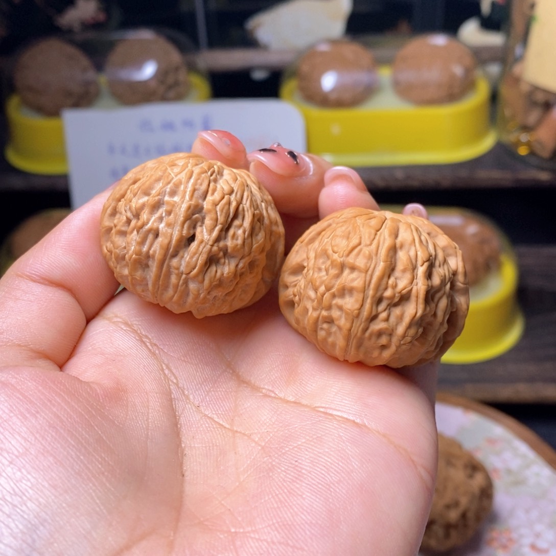 文玩核桃把件球白36全品