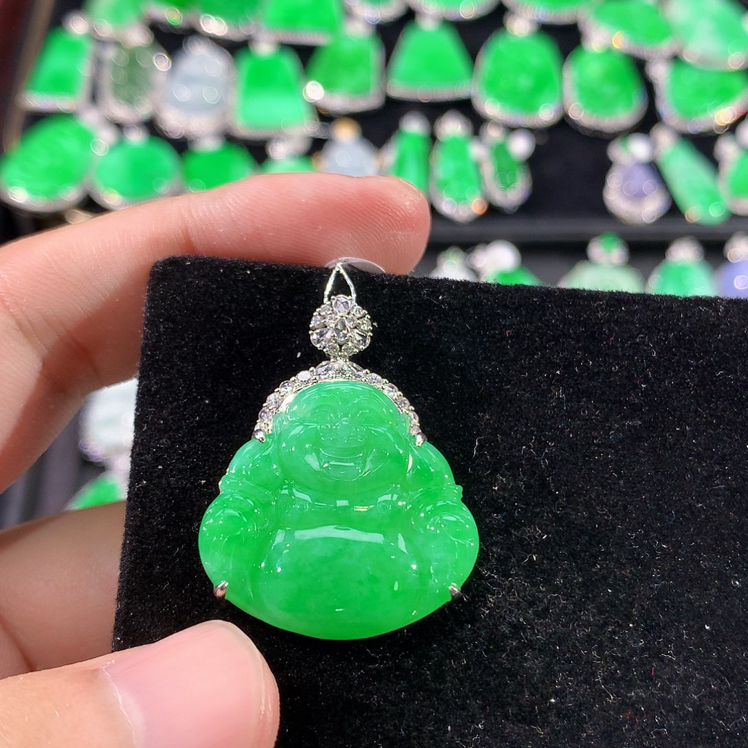 翡翠18K金镶嵌颈饰