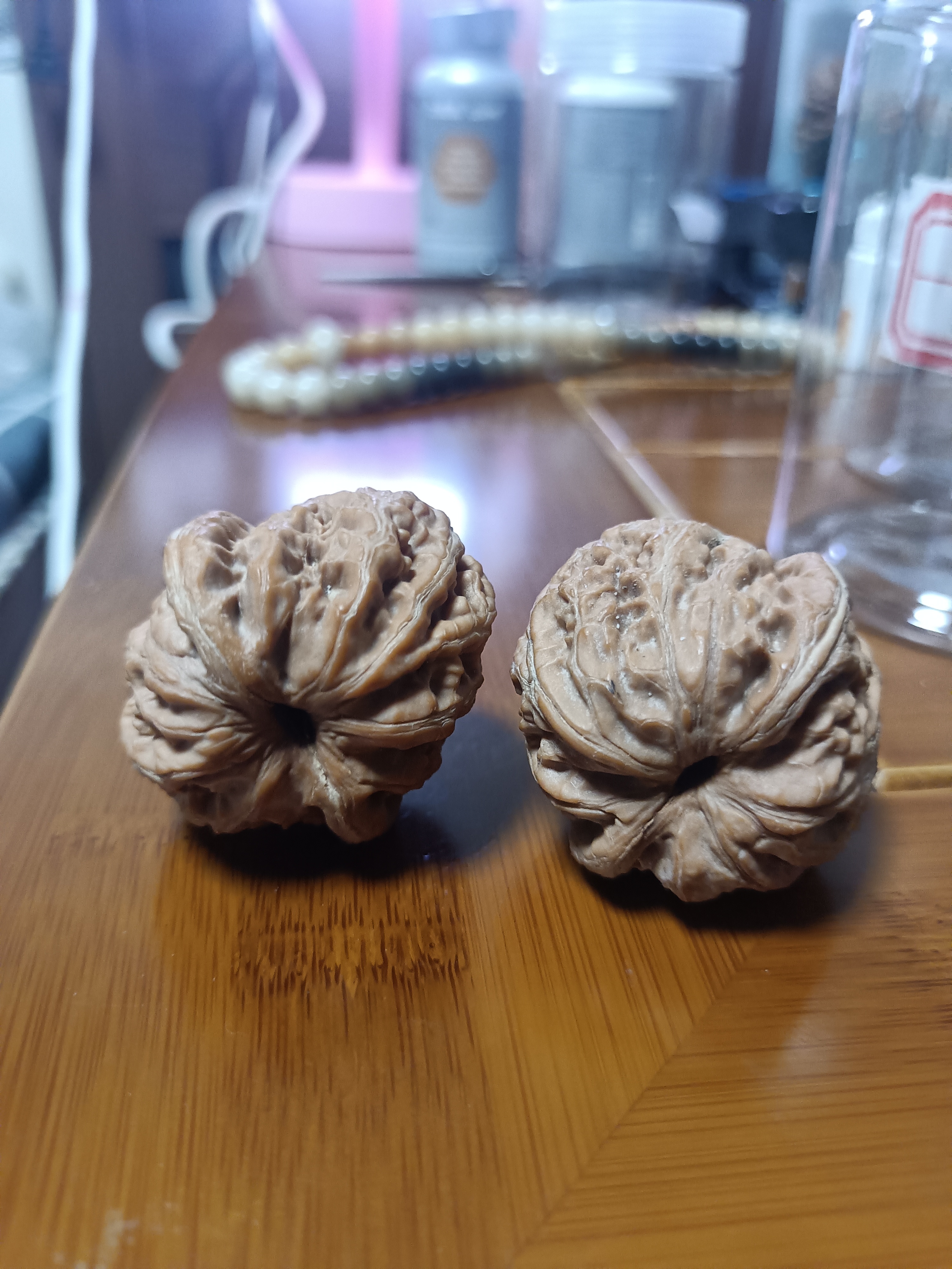 全品无修平谷元宝 文玩核桃手把件，边38肚36高32 油性足红皮编101