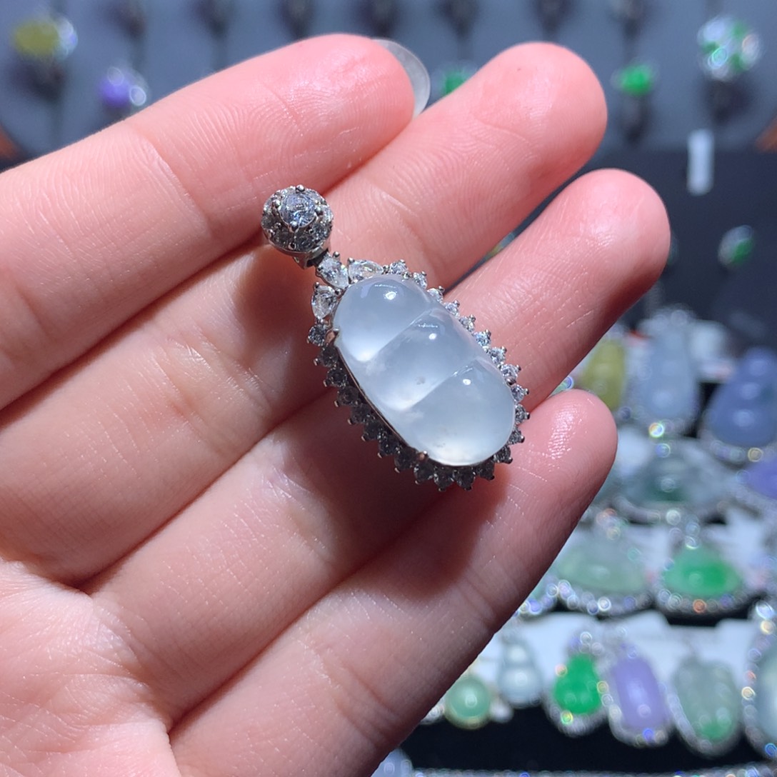 翡翠颈饰银S925镶嵌天然翡翠