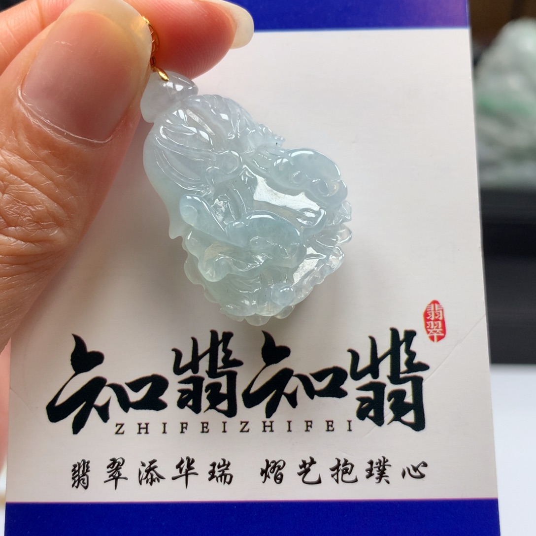 翡翠颈饰未镶嵌蓝水白菜