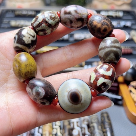 玛瑙/玉髓颈饰未镶嵌自*人