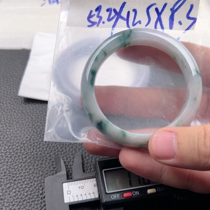 定制翡翠未镶嵌53正圈，有纹裂