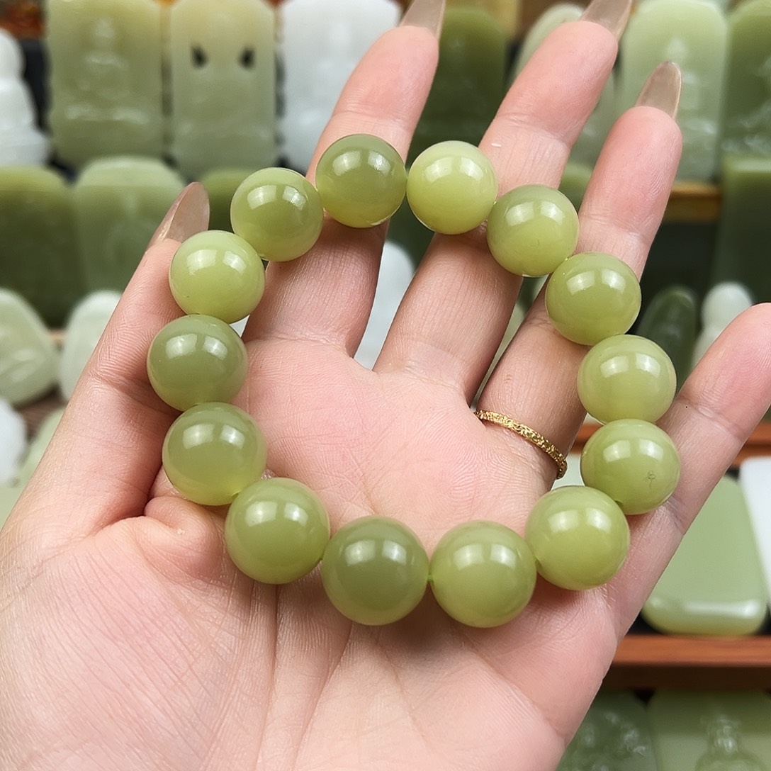 钢***筑果绿色卡16的圆珠手串