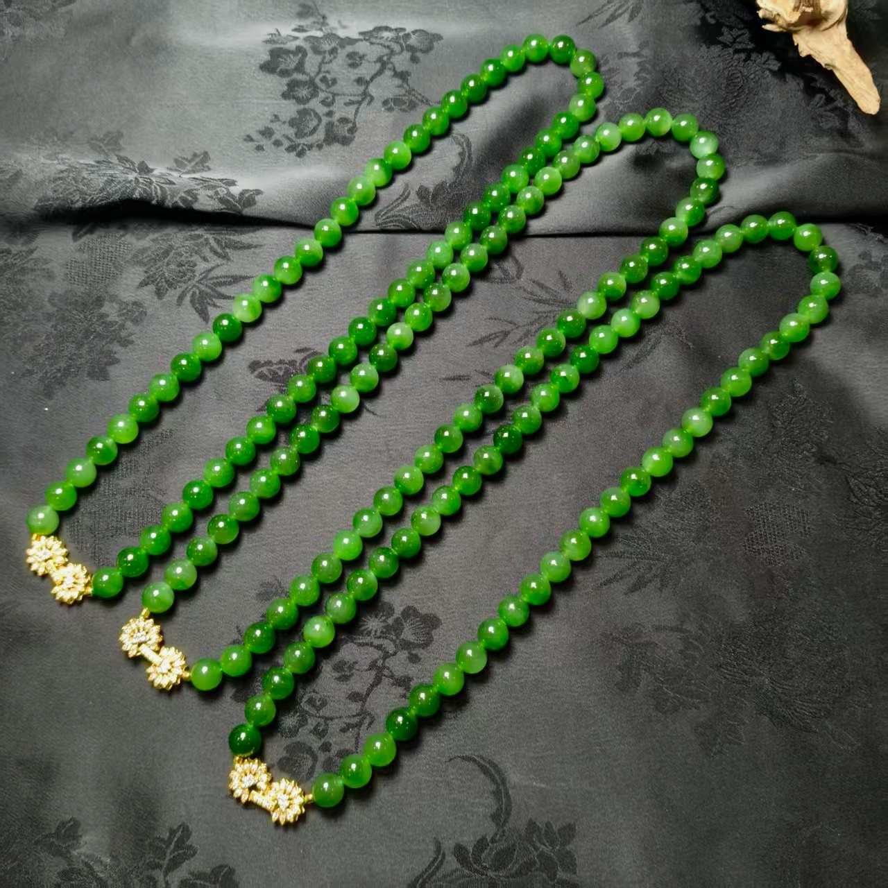 【矿姐珠宝】HT3332和田玉碧玉项链9-10mm多样性发一太阳花扣