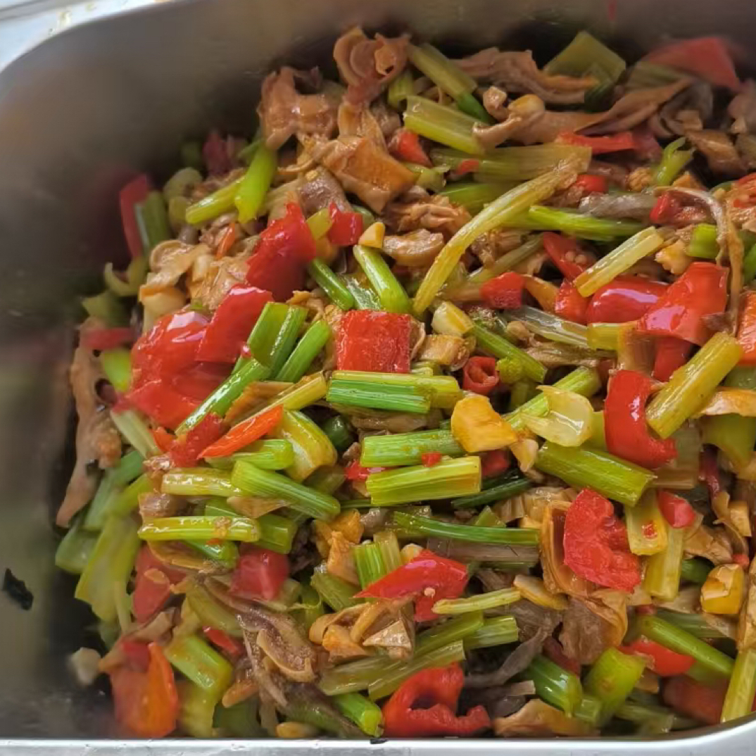 芹菜炒猪肚，芹菜炒猪肚，