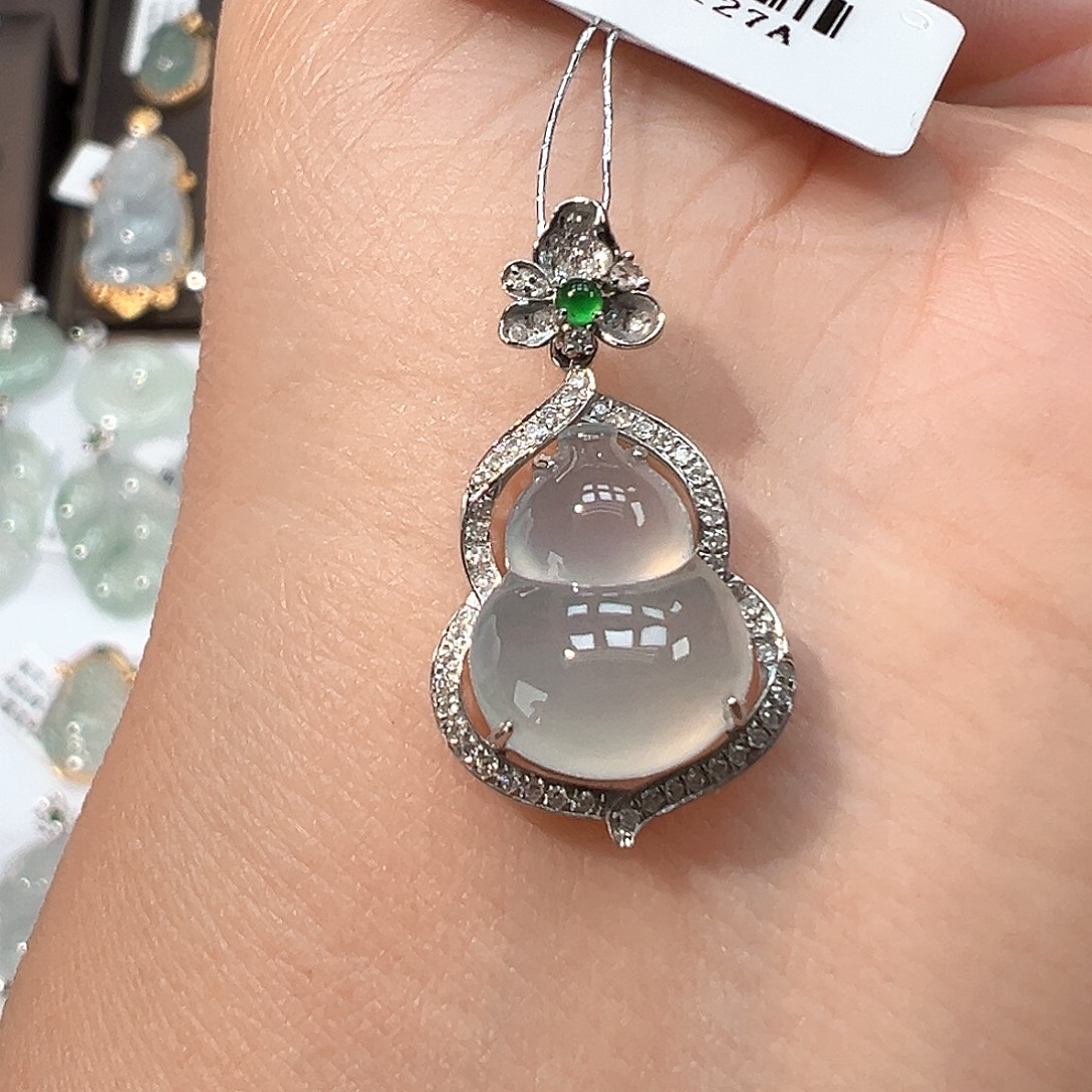 翡翠18K金镶嵌吊坠(不含链)葫芦