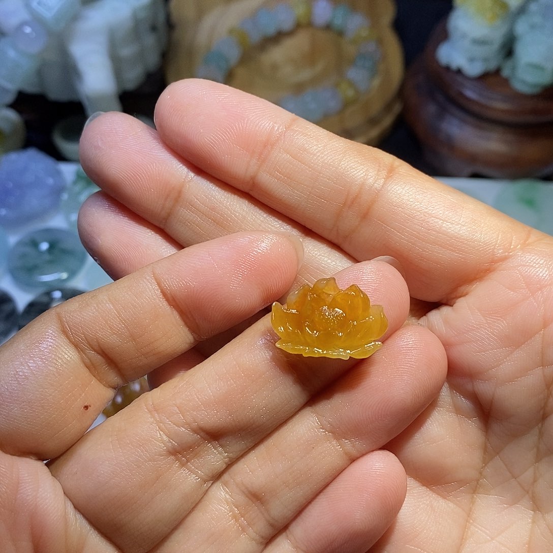 宝***宝定制翡翠未镶嵌花