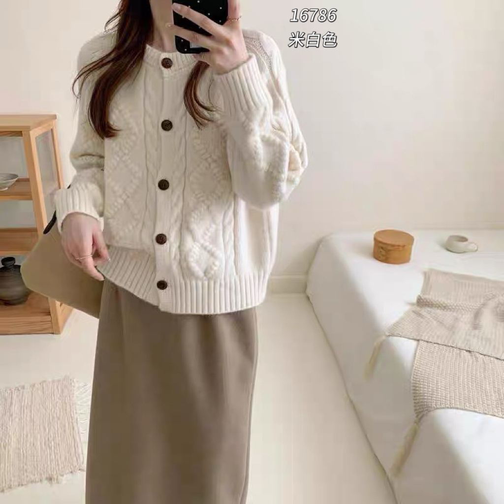 16786（部分无水洗唛，介意慎拍）WANGDAN复古麻花条针织长袖开衫