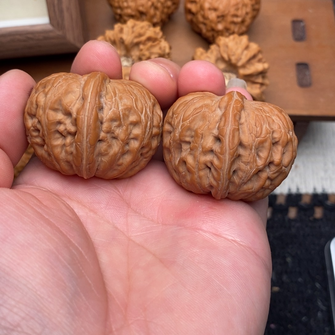 文玩核桃吊坠元宝40