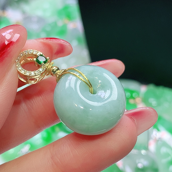 翡翠未镶嵌颈饰翡翠