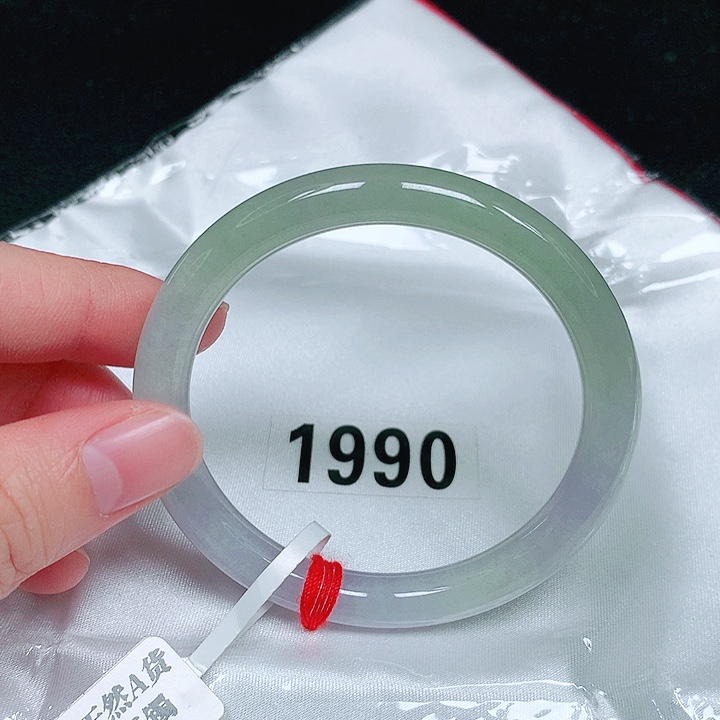 翡翠未镶嵌手镯（圆镯）