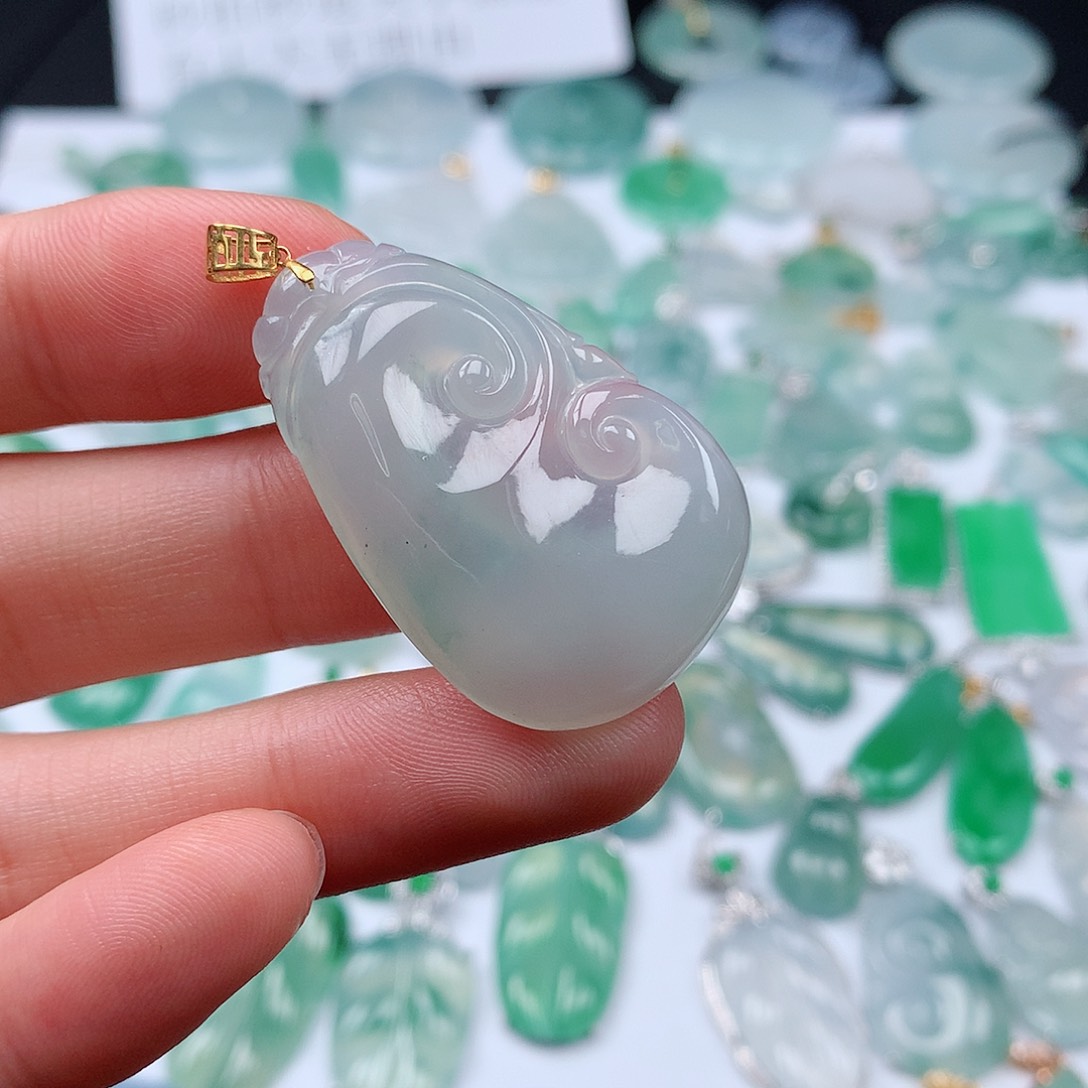翡翠颈饰18K金镶嵌天然翡翠