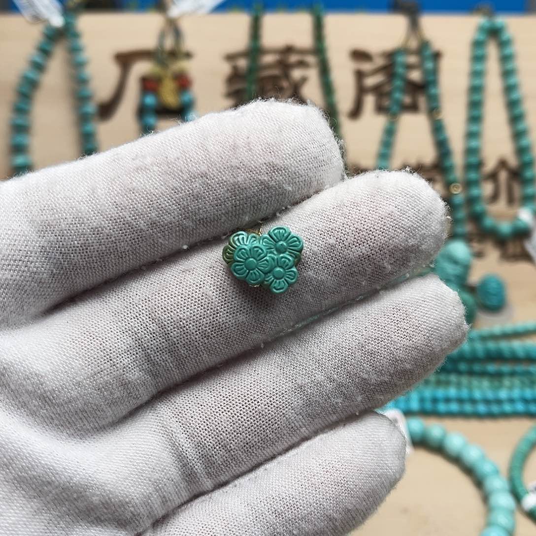 绿松石雕刻未镶嵌
