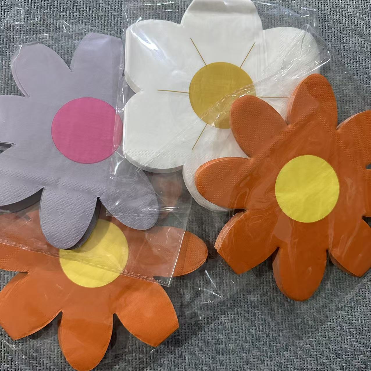 F4多款花瓣款卡通高颜值纸巾盒纸巾发5包