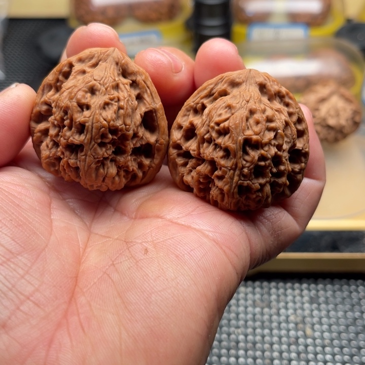 文玩核桃把件全品南疆石40