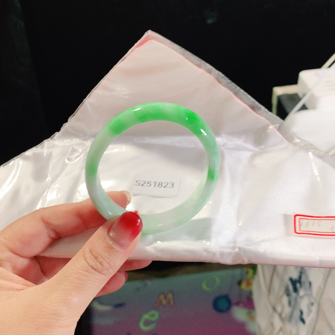 翡翠未镶嵌手镯（贵妃镯）S251823-03