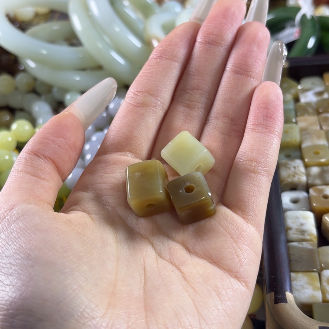 小***松和田玉未镶嵌手链156