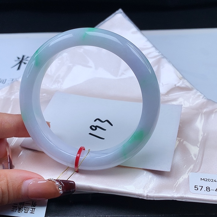 翡翠手镯未镶嵌57+正圈